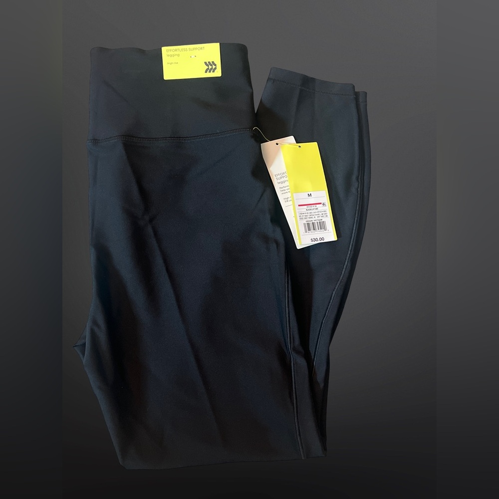 Women's Effortless Support High-Rise Pocketed 7/8 Leggings - Picture 7 of 7